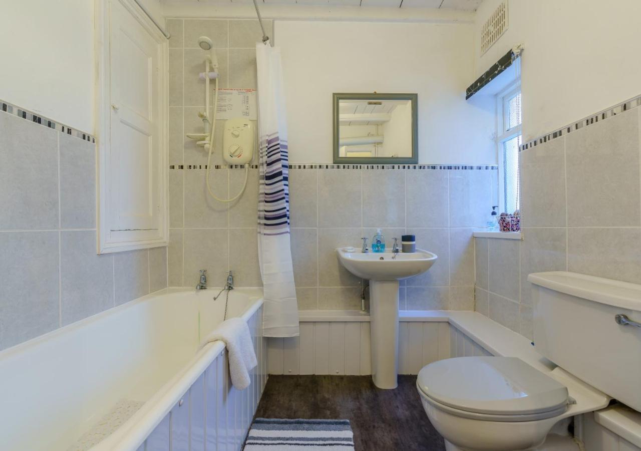Alice Cottage Robin Hood's Bay Extérieur photo